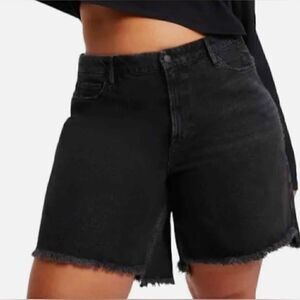 Good American NWT Good 90s Icon Distressed Shorts Black 6/28